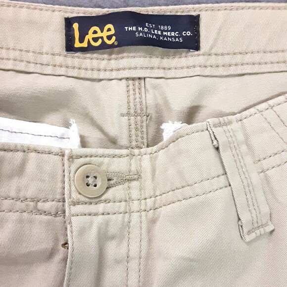 Lee Men's Cargo Shorts Size 34, Brown, Inseam 11", Front Rise 12", Easy Care - Picture 3 of 10